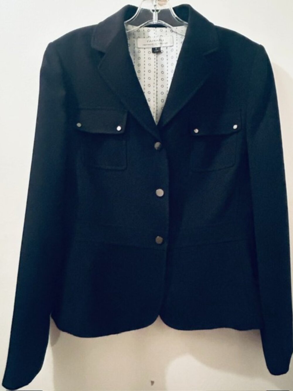Tahari Rich Sleek Black Silver Snap Button Fitted Utility Circle Lined Blazer